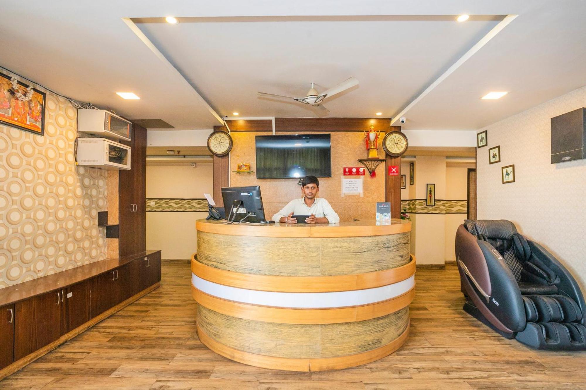 Super Collection O Indian Suites Near Sitara Restaurant Бангалор Екстериор снимка