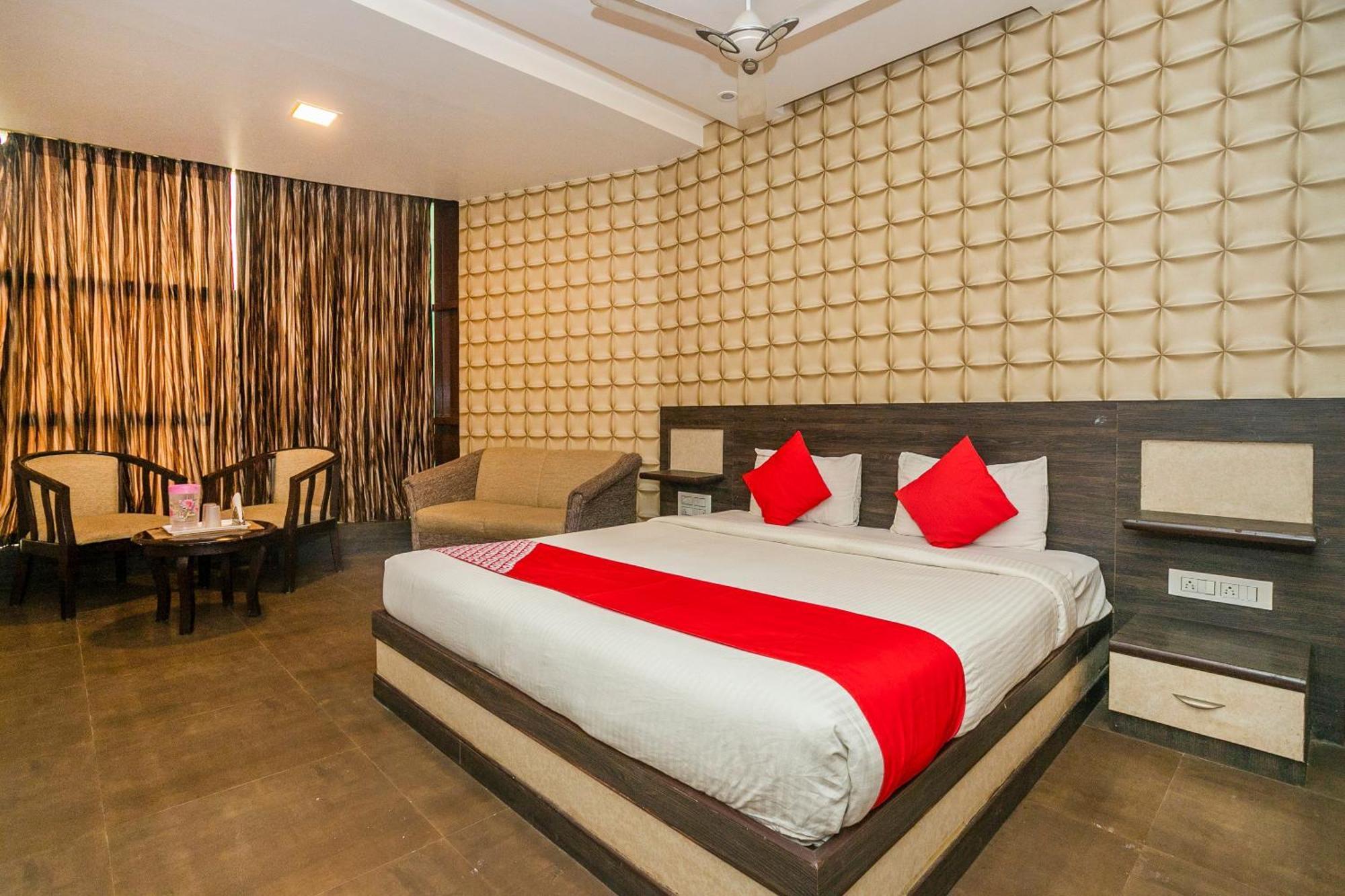 Super Collection O Indian Suites Near Sitara Restaurant Бангалор Екстериор снимка
