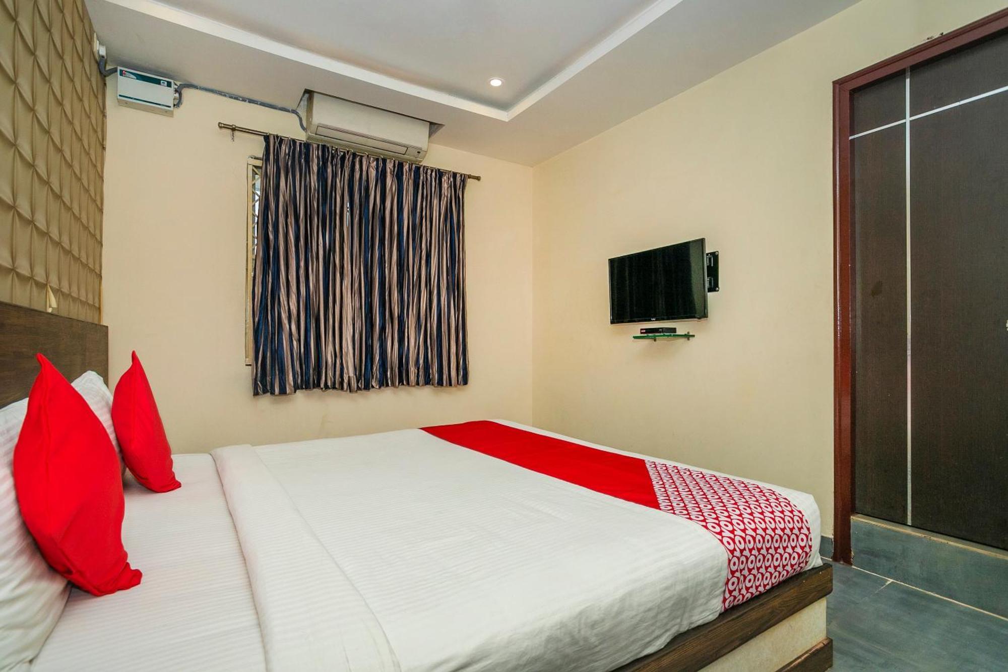 Super Collection O Indian Suites Near Sitara Restaurant Бангалор Екстериор снимка