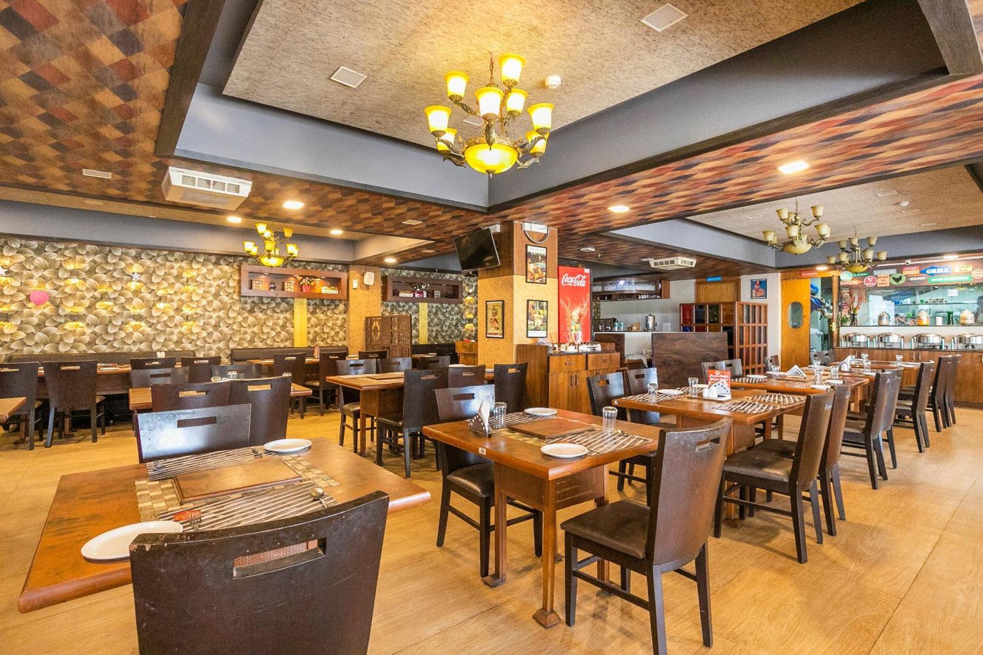 Super Collection O Indian Suites Near Sitara Restaurant Бангалор Екстериор снимка